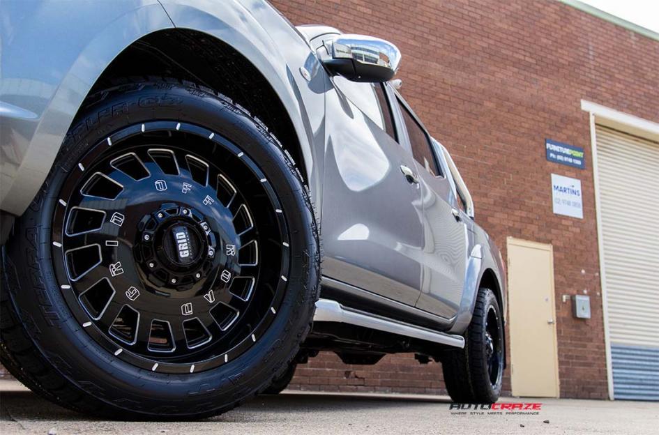 NISSAN NAVARA GD03 GLOSS BLACK MILLED ACCENTS